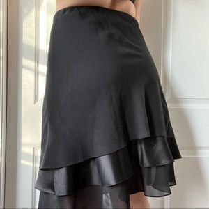 MID LENGTH BLACK SILKY TIERED CASUAL PETITE ALEX EVENINGS SKIRT GREAT CONDITION